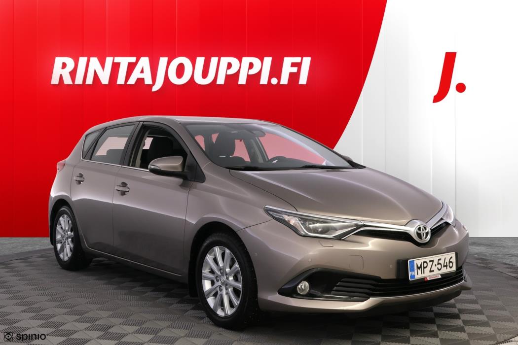 TOYOTA Auris 2016
