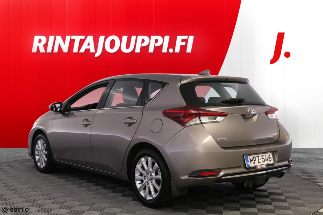 TOYOTA Auris 2016