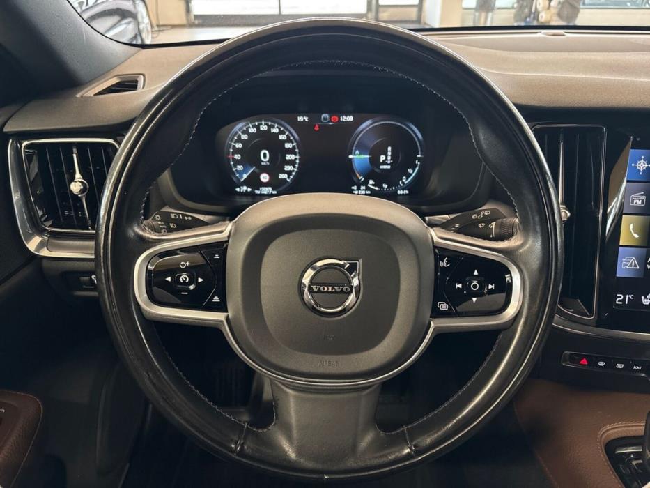 VOLVO V60 2021