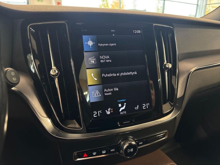 VOLVO V60 2021
