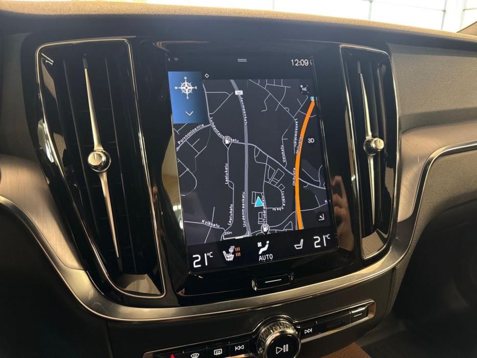 VOLVO V60 2021