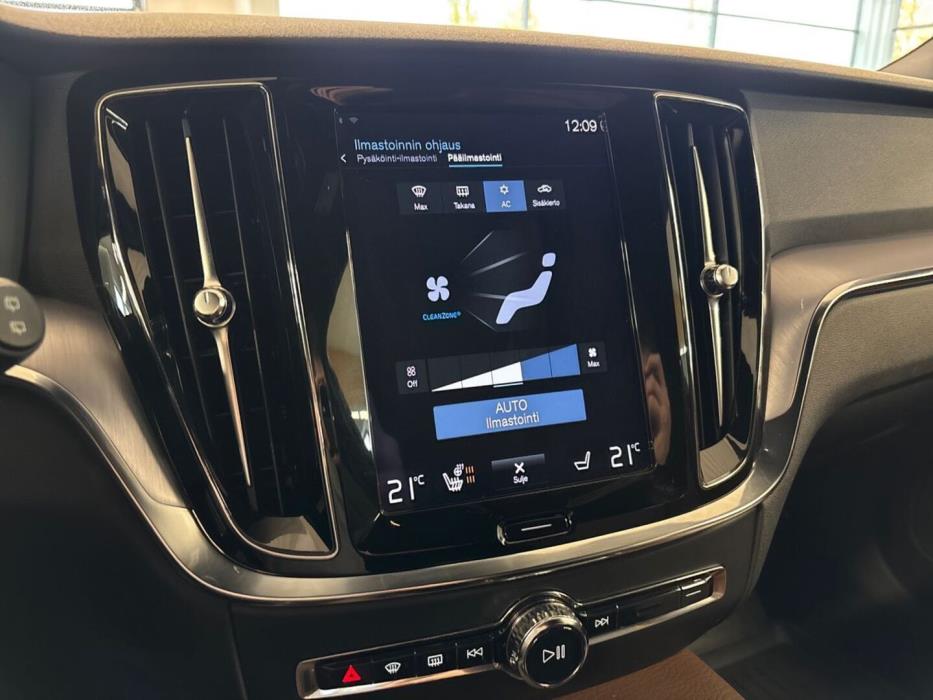 VOLVO V60 2021