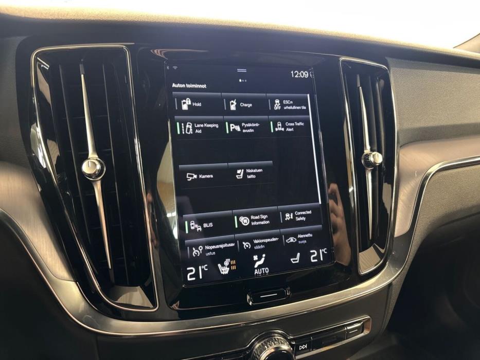 VOLVO V60 2021