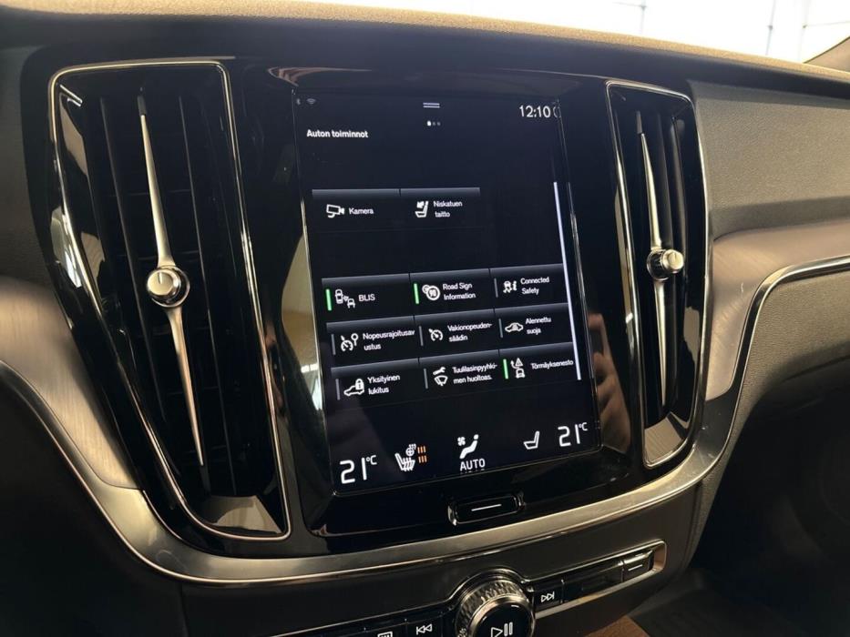 VOLVO V60 2021