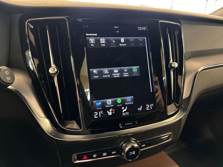 VOLVO V60 2021