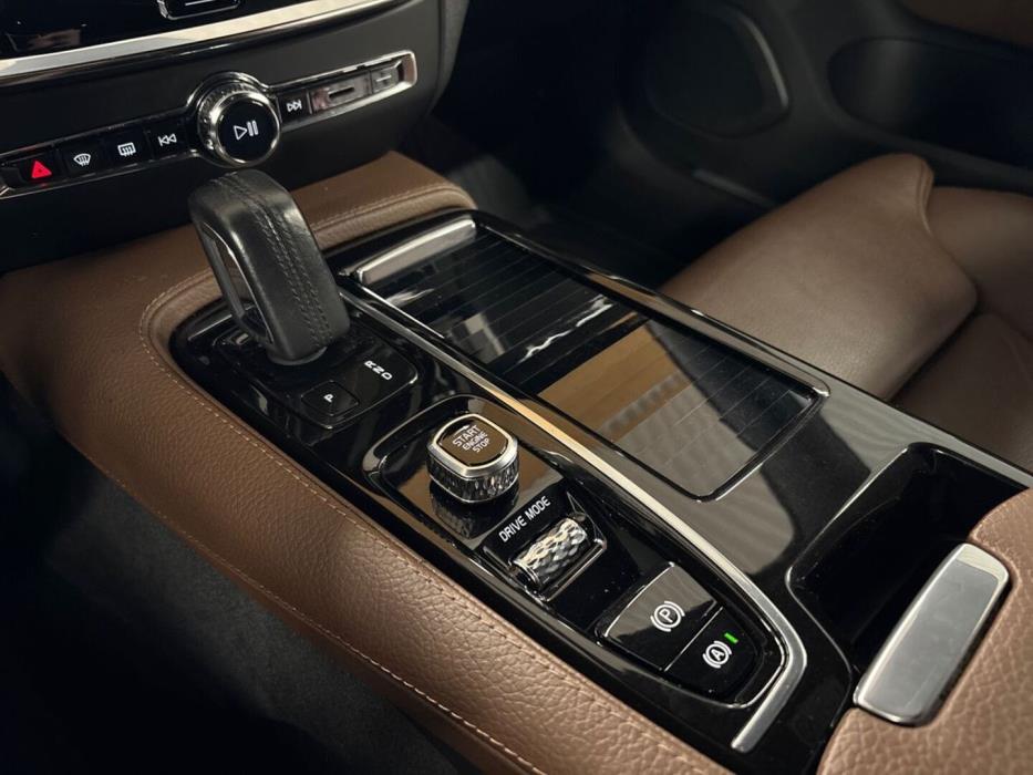 VOLVO V60 2021