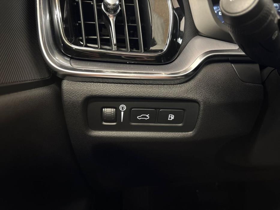 VOLVO V60 2021