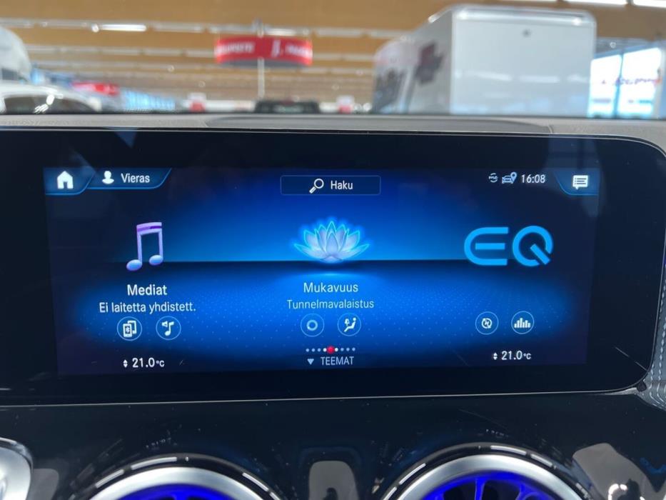 MERCEDES-BENZ EQB 2022
