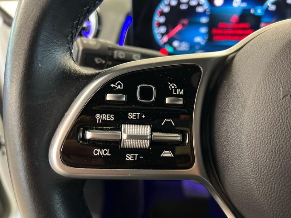 MERCEDES-BENZ EQB 2022