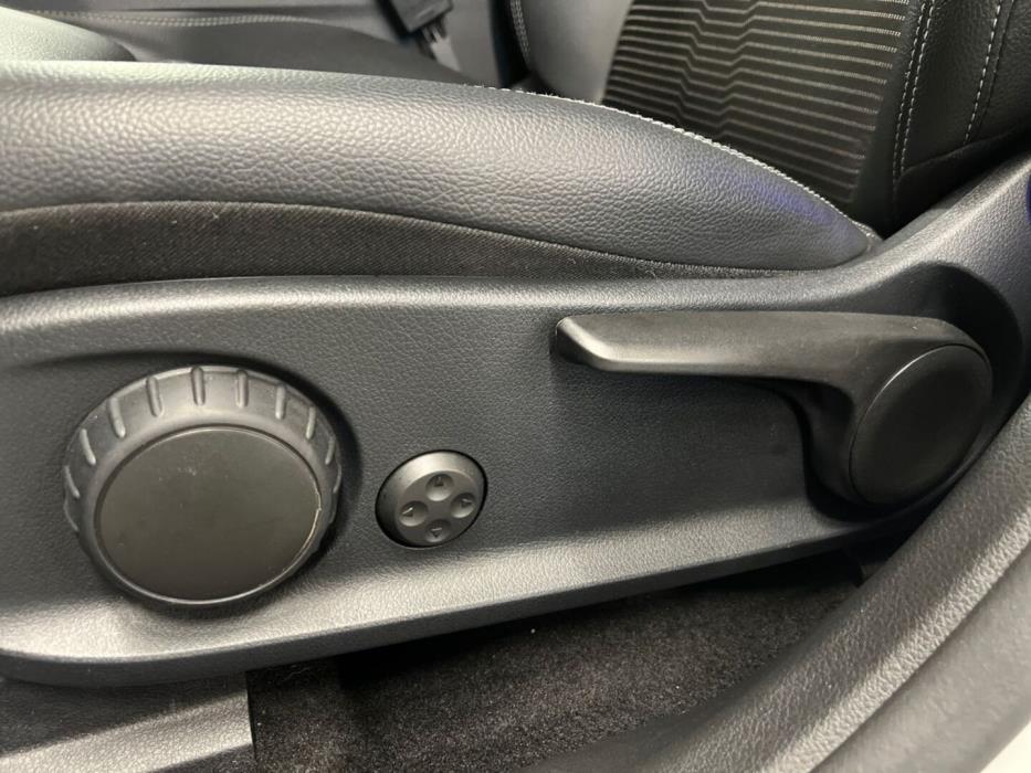MERCEDES-BENZ EQB 2022