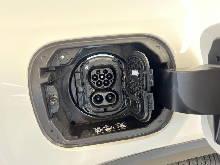 MERCEDES-BENZ EQB 2022