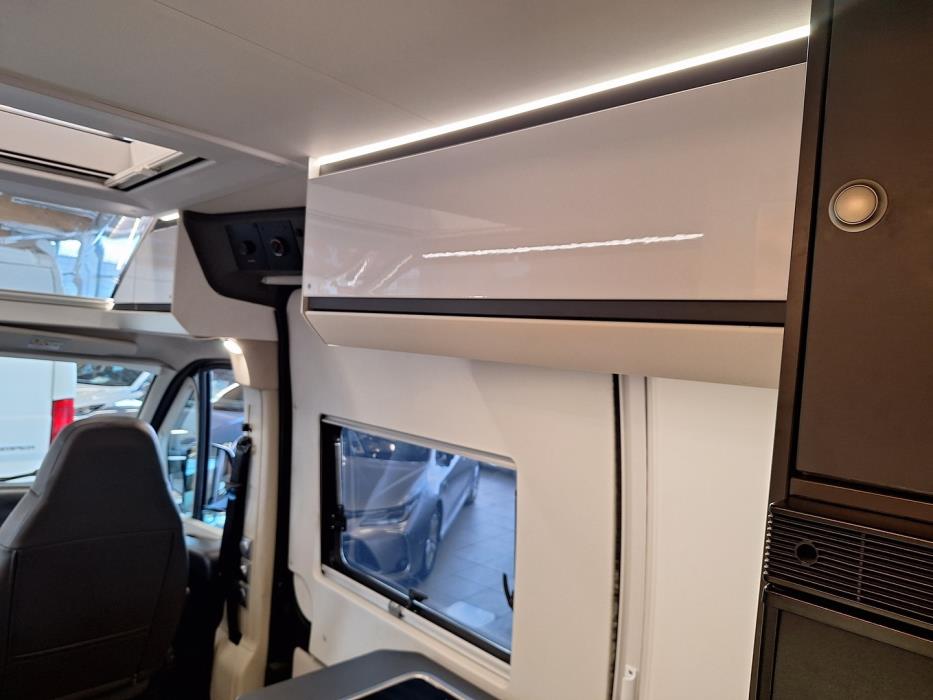 ADRIA TWIN SUPREME 2020