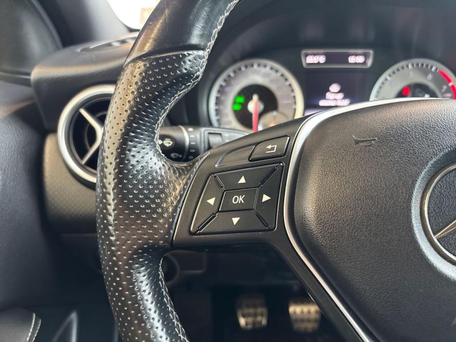 MERCEDES-BENZ A 2015