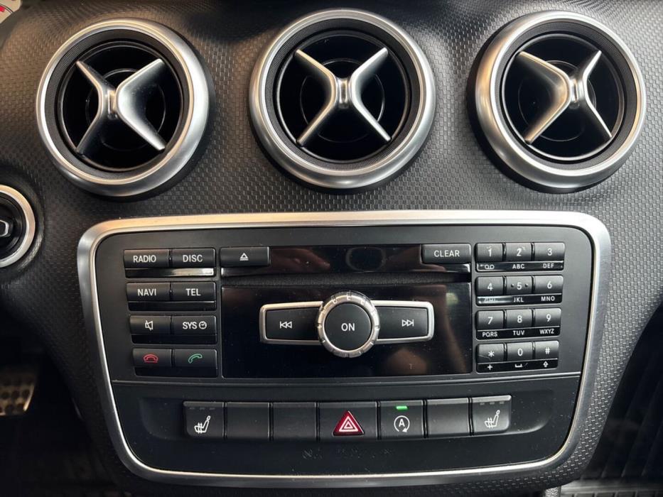 MERCEDES-BENZ A 2015
