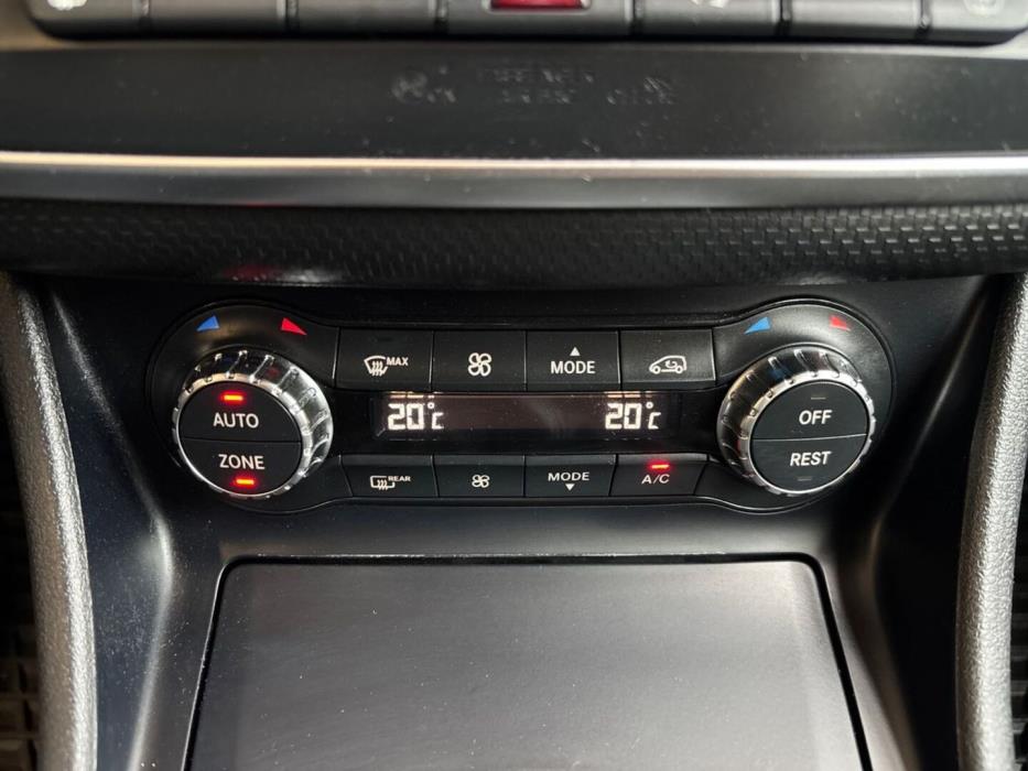 MERCEDES-BENZ A 2015