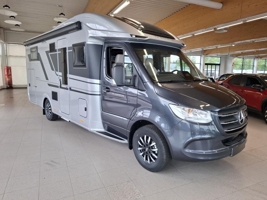 ADRIA MATRIX SUPREME 670 DL 2025