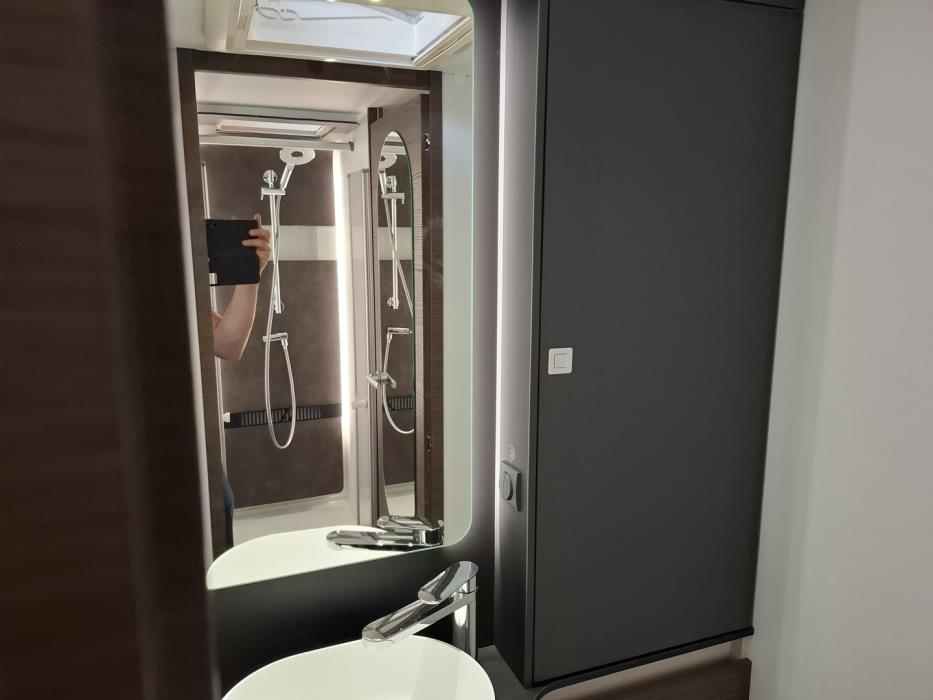 ADRIA MATRIX SUPREME 670 DL 2025