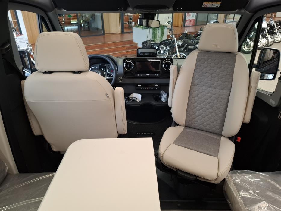 ADRIA MATRIX SUPREME 670 DL 2025