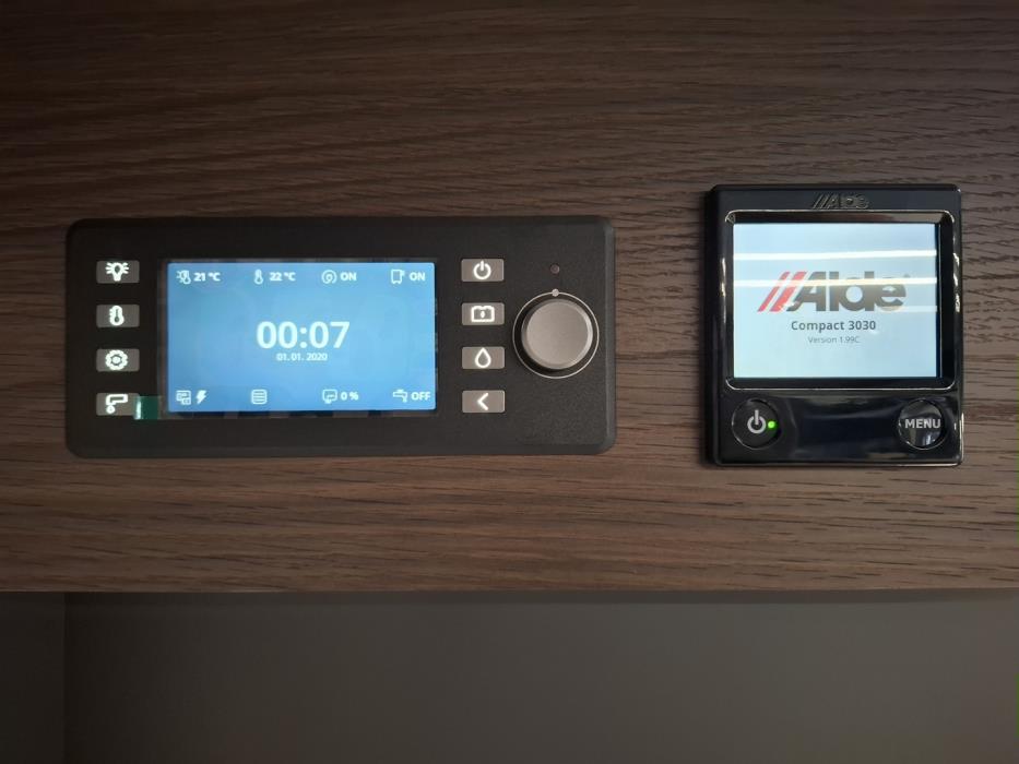 ADRIA MATRIX SUPREME 670 DL 2025