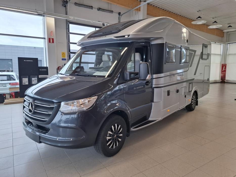 ADRIA MATRIX SUPREME 670 DL 2025