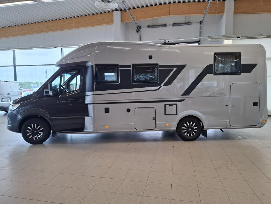 ADRIA MATRIX SUPREME 670 DL 2025