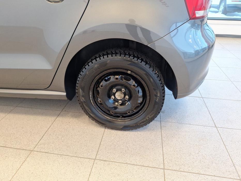 VOLKSWAGEN Polo 2011