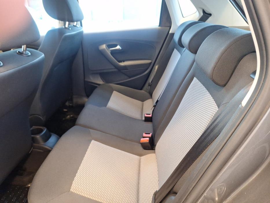 VOLKSWAGEN Polo 2011