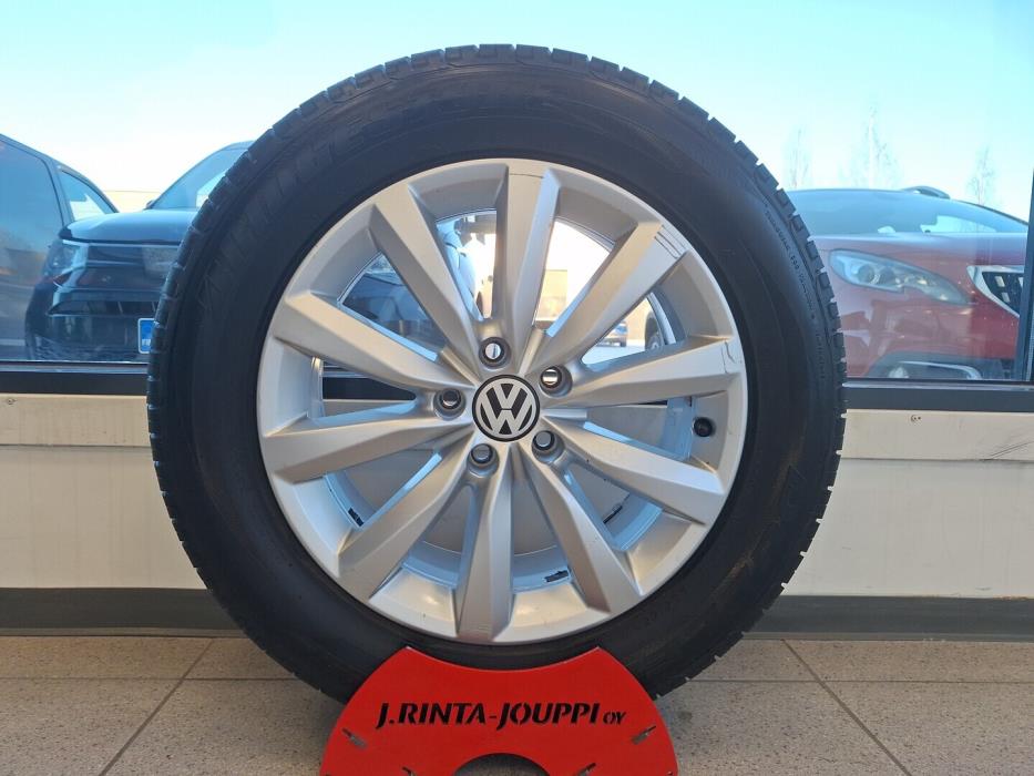 VOLKSWAGEN Tiguan 2014