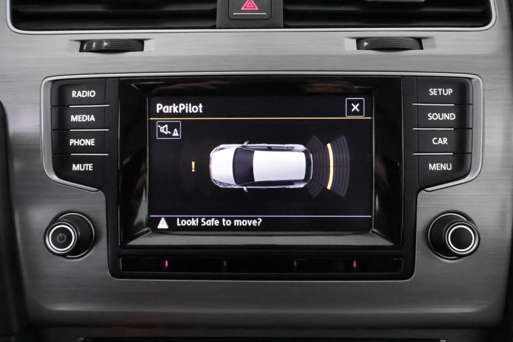 VOLKSWAGEN Golf 2015