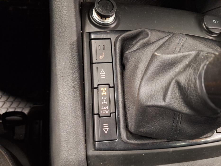 VOLKSWAGEN Amarok 2015