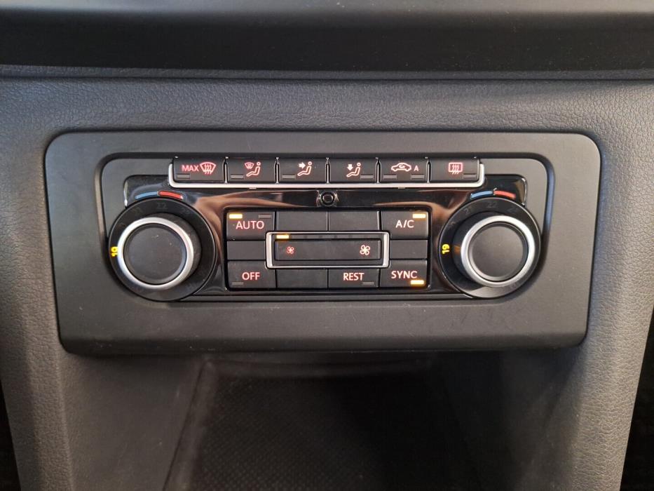 VOLKSWAGEN Amarok 2015