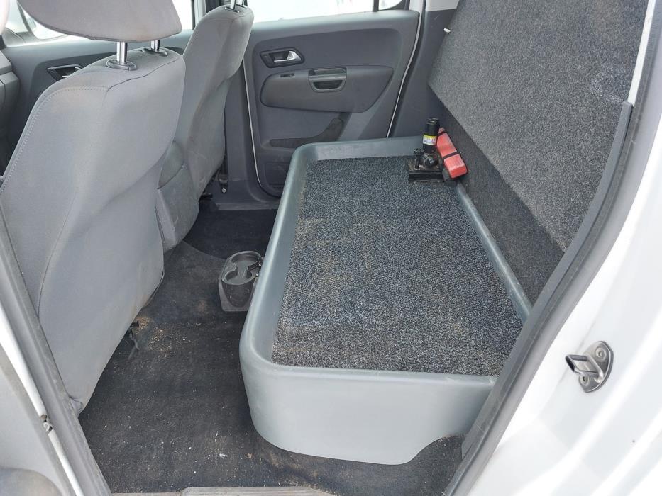 VOLKSWAGEN Amarok 2015