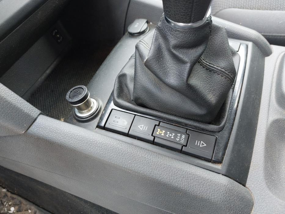 VOLKSWAGEN Amarok 2015