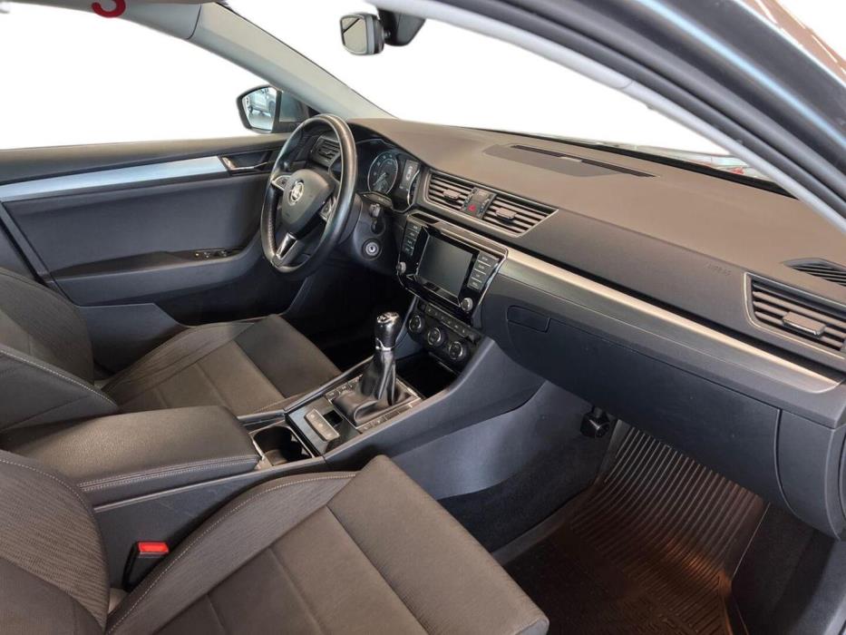 SKODA Superb 2016