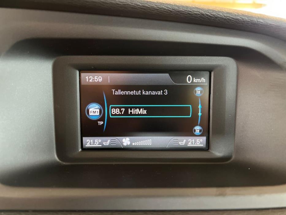 VOLVO V40 2016