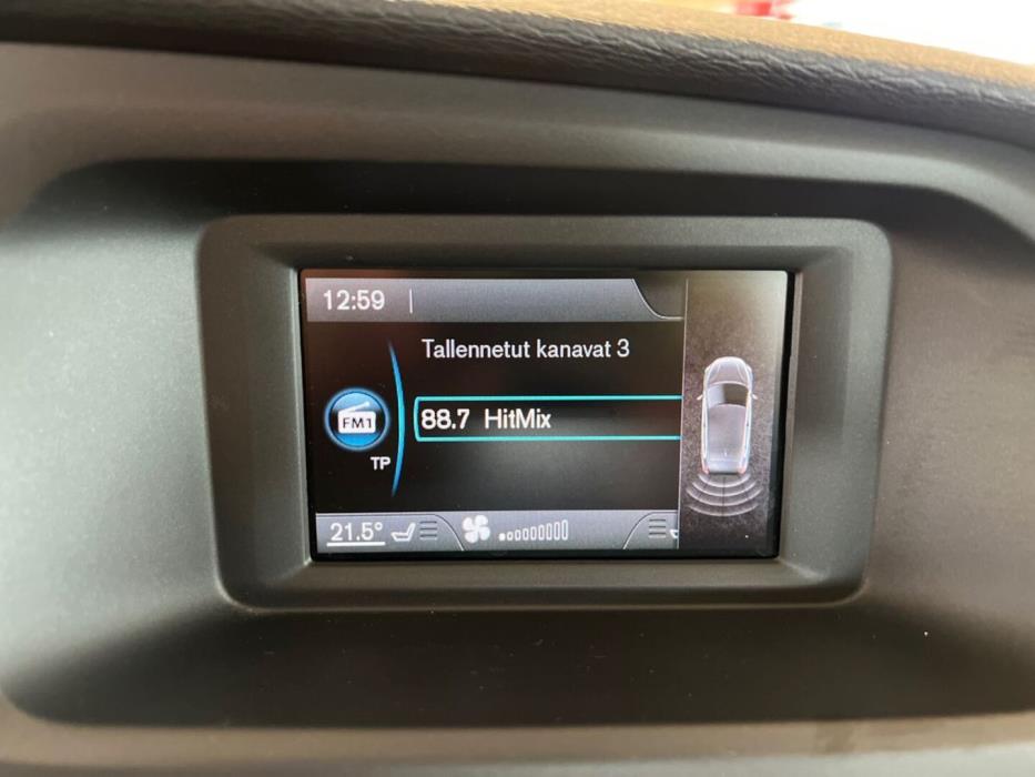 VOLVO V40 2016