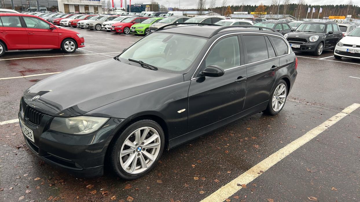 BMW 330 2007