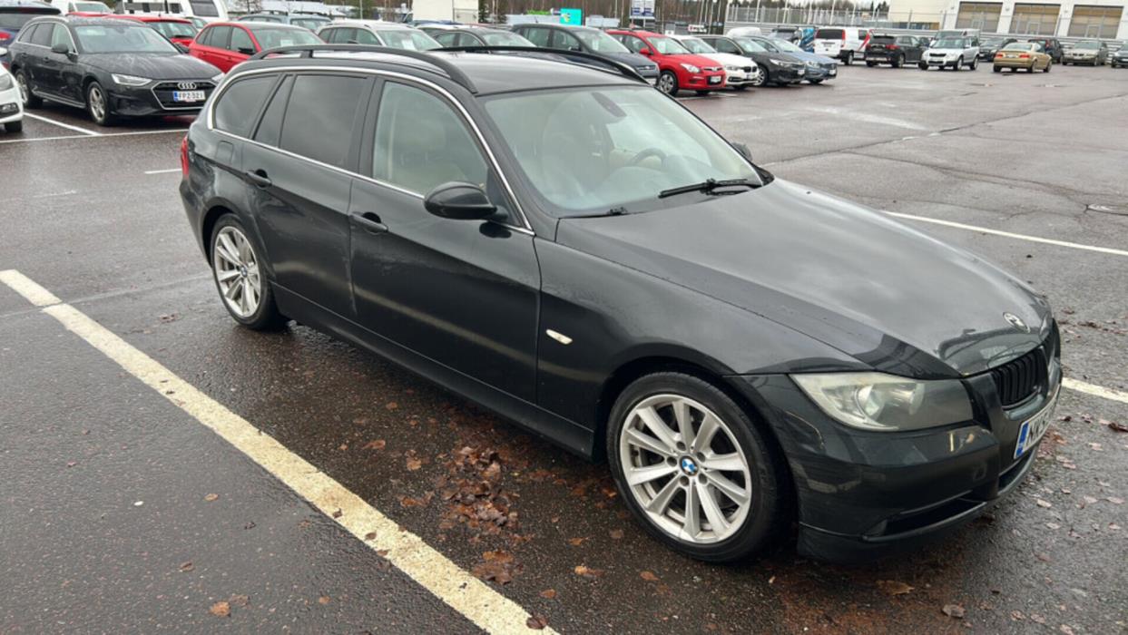 BMW 330 2007