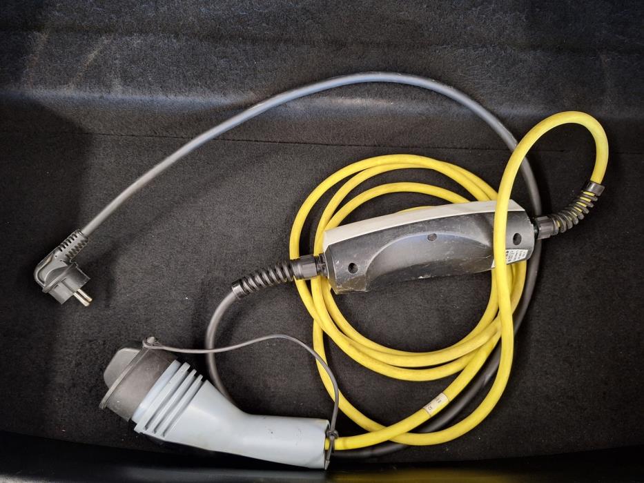 MERCEDES-BENZ C 2017