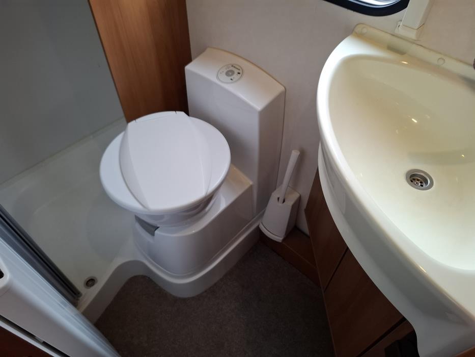 KNAUS Skywave 650 MF 2011