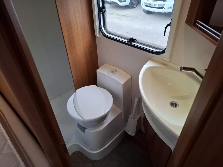 KNAUS Skywave 650 MF 2011