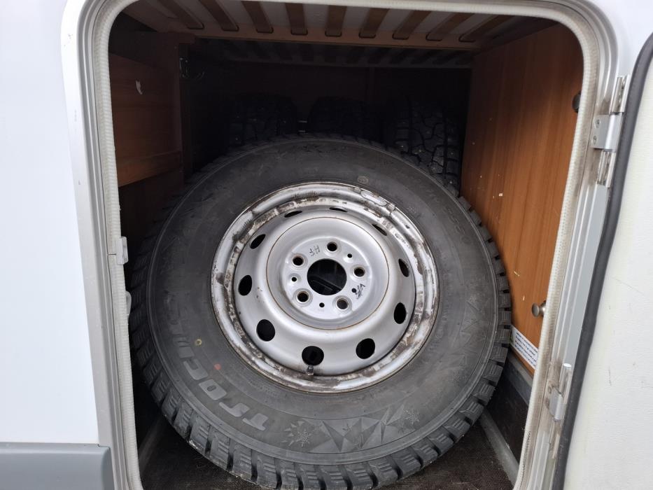 KNAUS Skywave 650 MF 2011