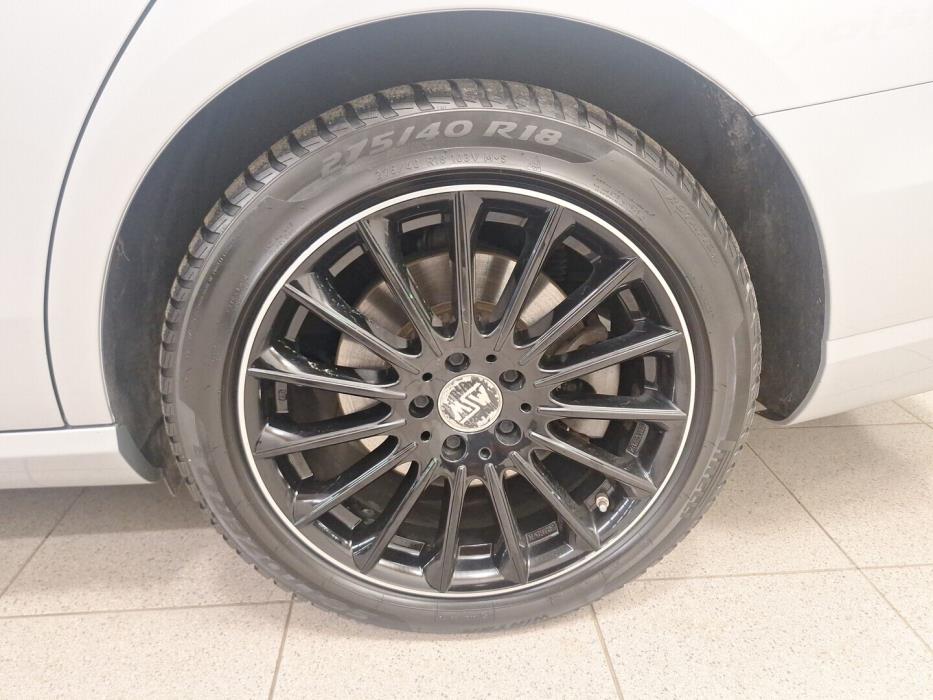 MERCEDES-BENZ E 2022