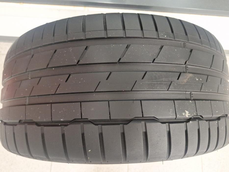 MERCEDES-BENZ E 2022