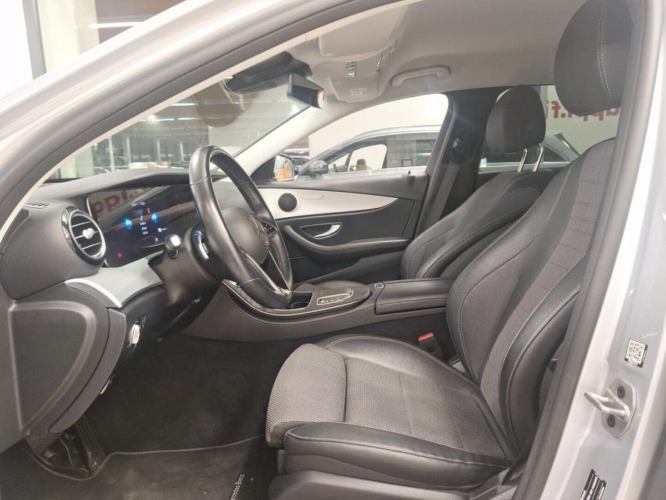 MERCEDES-BENZ E 2022