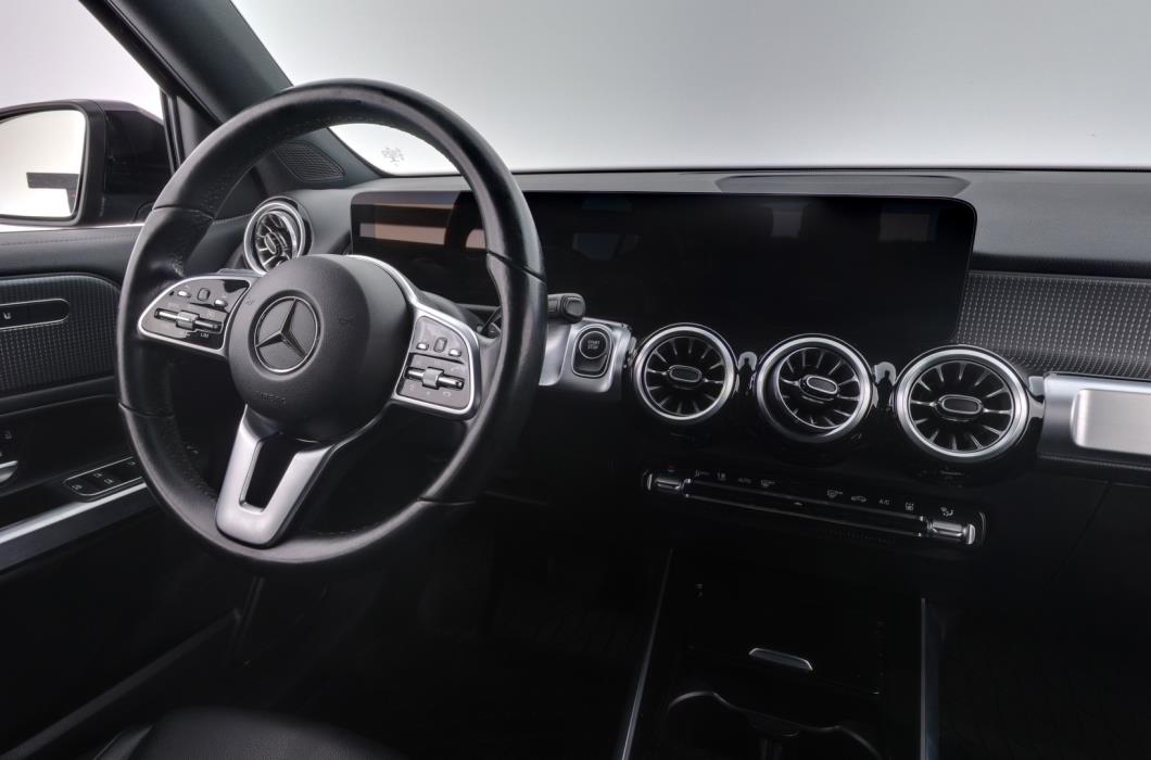 MERCEDES-BENZ EQB 2022