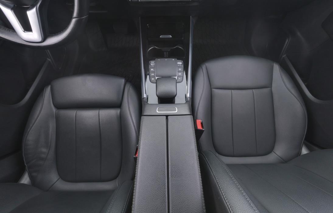 MERCEDES-BENZ EQB 2022