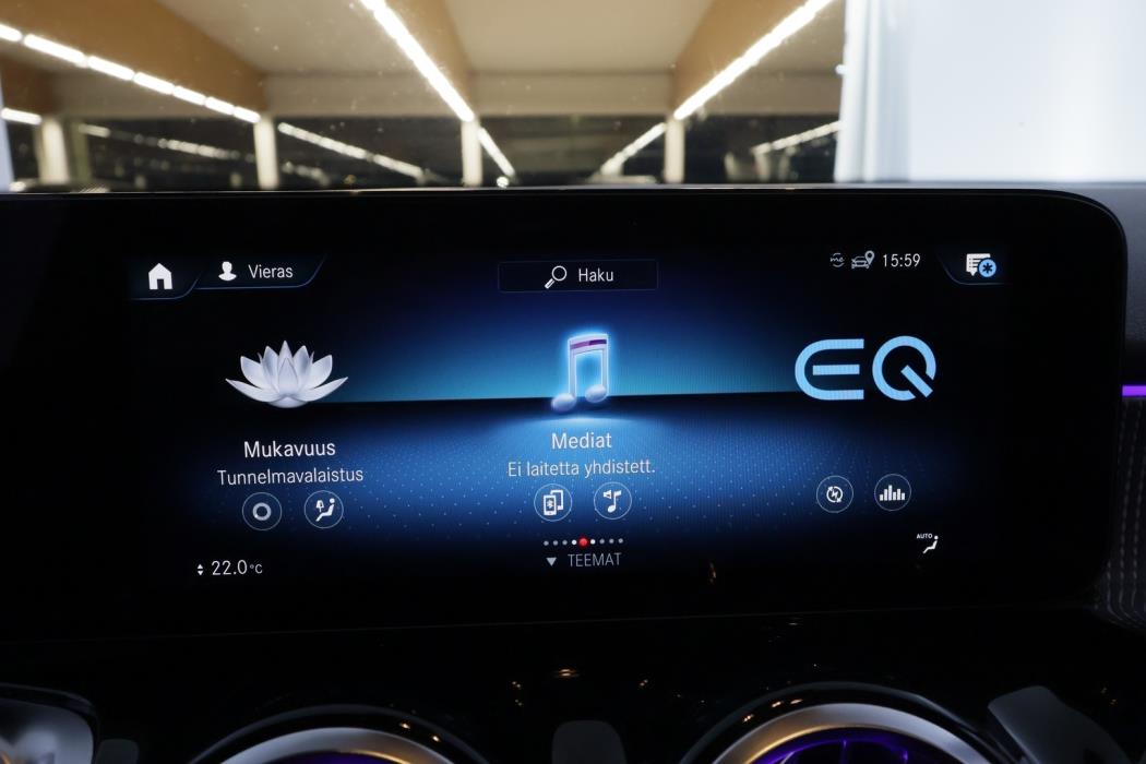 MERCEDES-BENZ EQB 2022