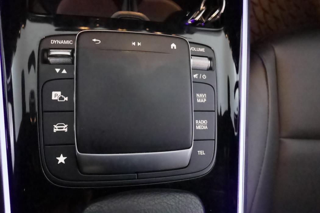 MERCEDES-BENZ EQB 2022