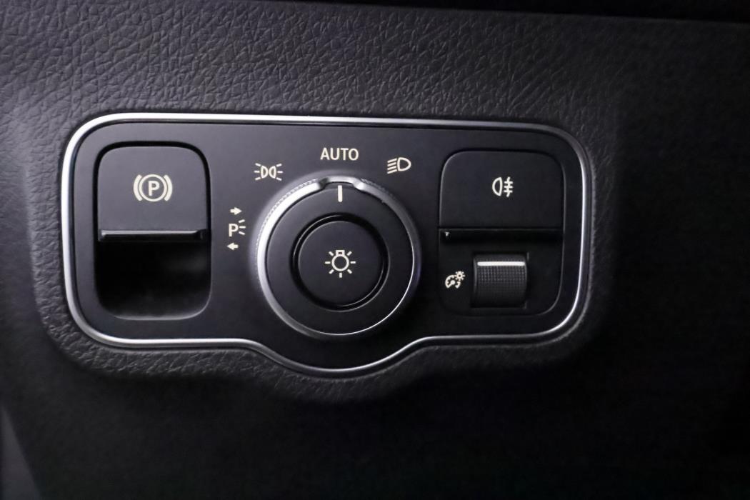 MERCEDES-BENZ EQB 2022